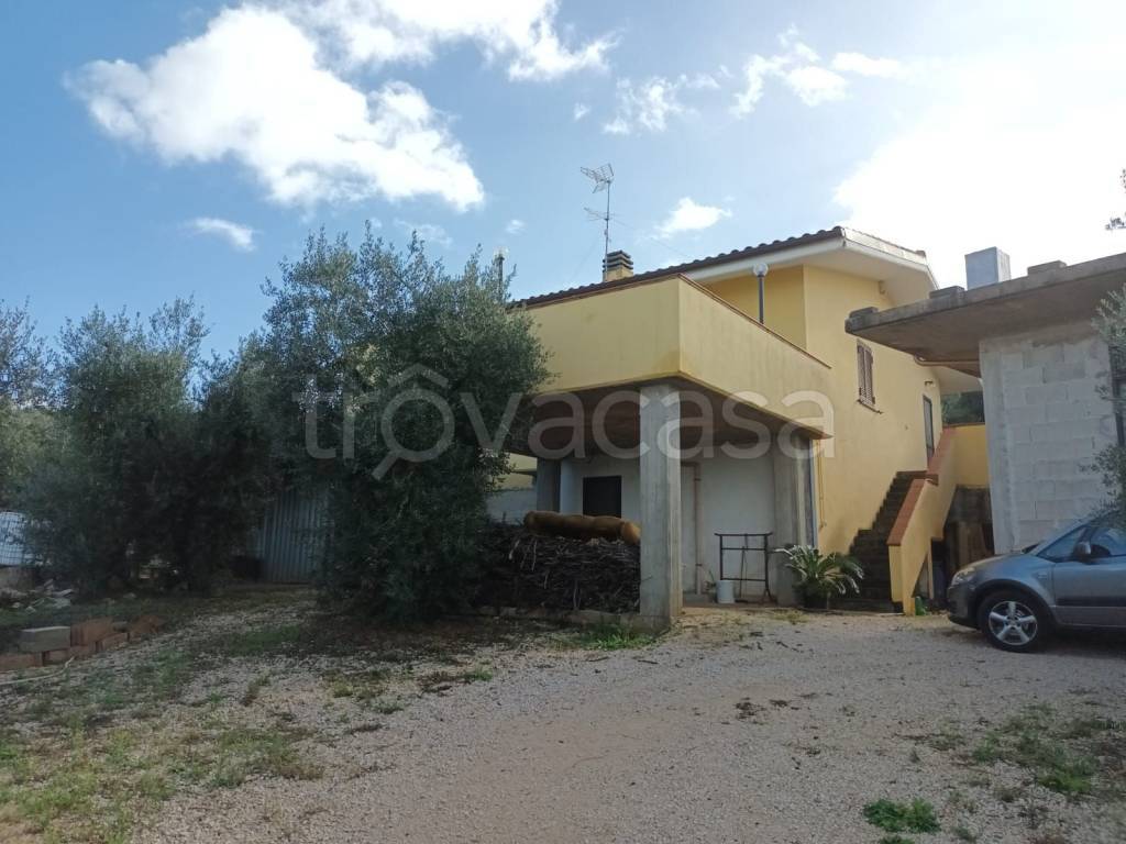 casa indipendente in vendita a Sonnino in zona Fienili