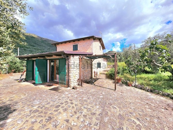 casa indipendente in vendita a Sonnino in zona Capocroce