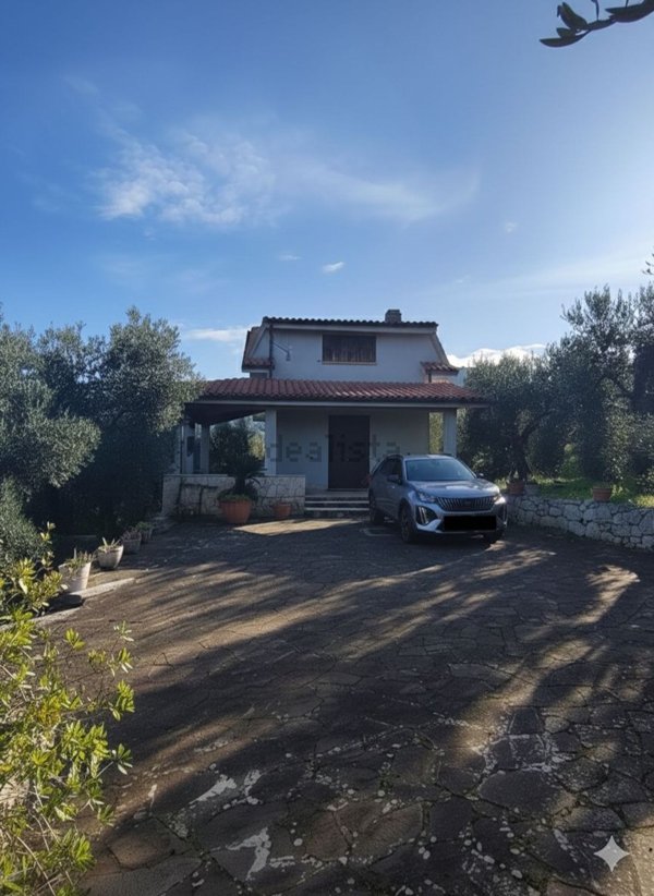 casa indipendente in vendita a Sonnino