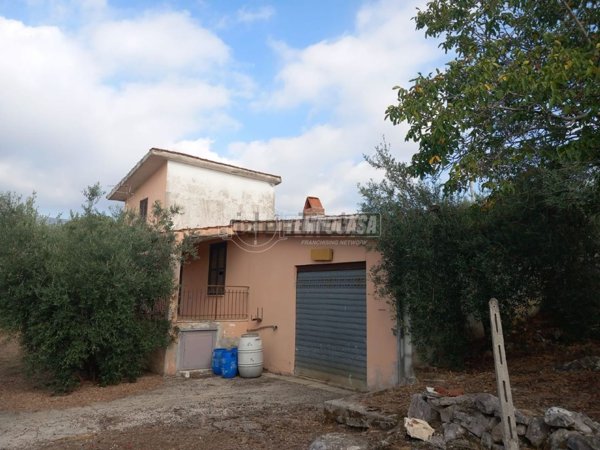 casa indipendente in vendita a Sonnino