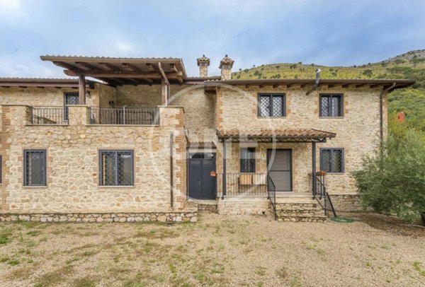 casa indipendente in vendita a Sonnino