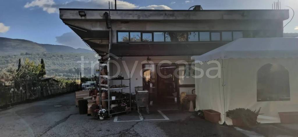negozio in vendita a Sonnino in zona Sonnino Scalo