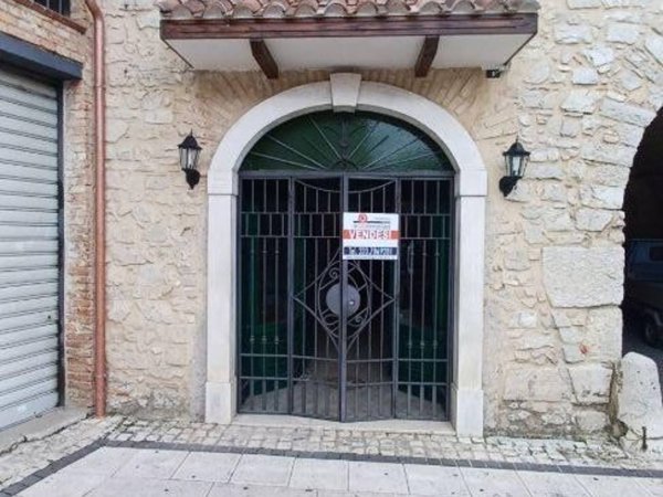 negozio in vendita a Sonnino in zona Sonnino Scalo
