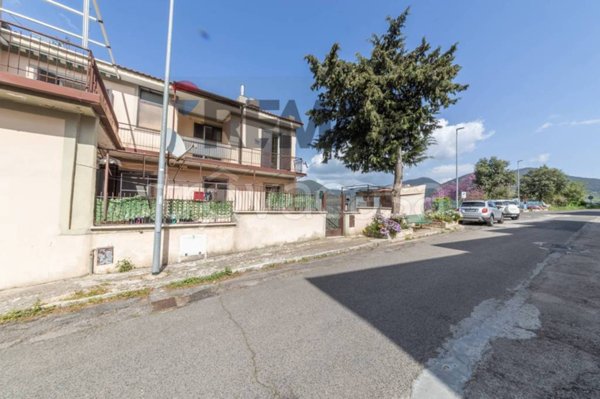 appartamento in vendita a Sonnino in zona Sonnino Scalo