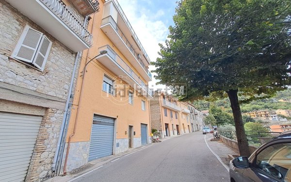 appartamento in vendita a Sonnino in zona Sonnino Scalo