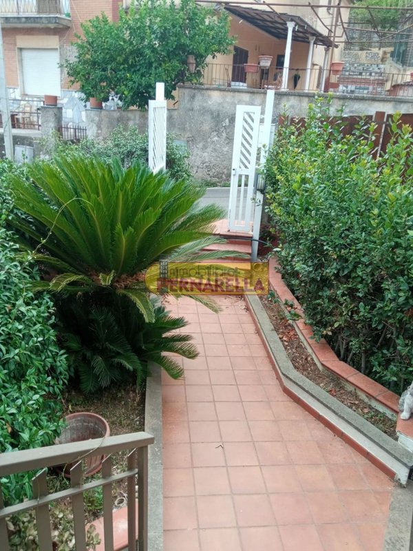 casa indipendente in vendita a Sonnino in zona Sonnino Scalo