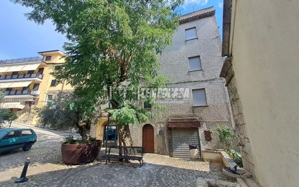 appartamento in vendita a Sonnino in zona Sonnino Scalo