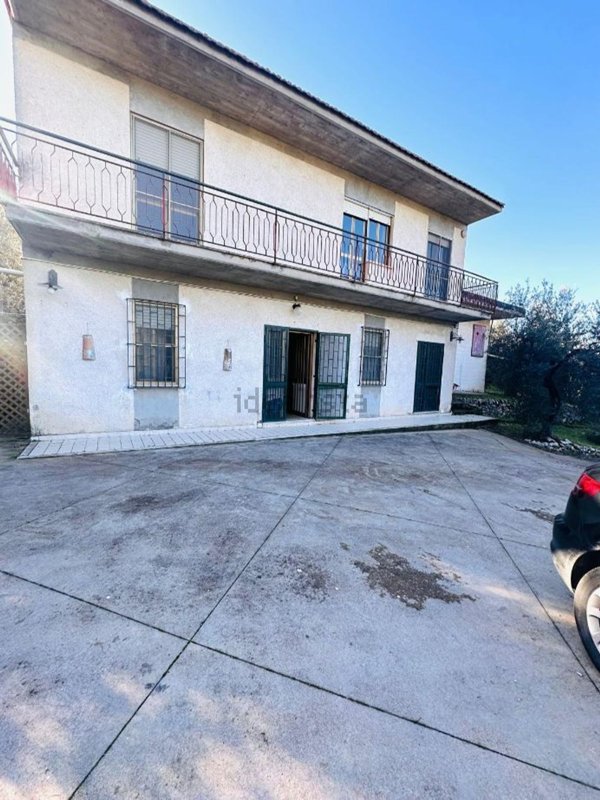 casa indipendente in vendita a Sonnino in zona Sonnino Scalo