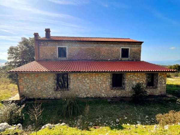 casa indipendente in vendita a Sonnino in zona Cascano
