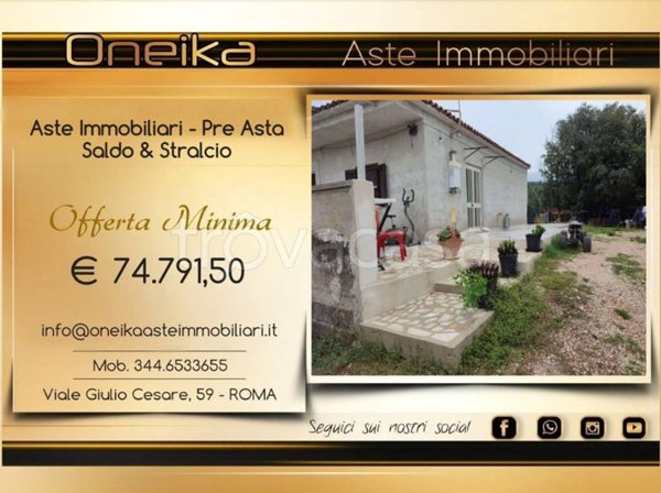 casa indipendente in vendita a Sonnino in zona Fienili