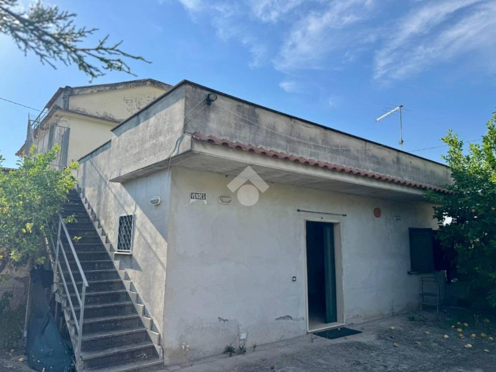 casa indipendente in vendita a Sonnino in zona Capocroce