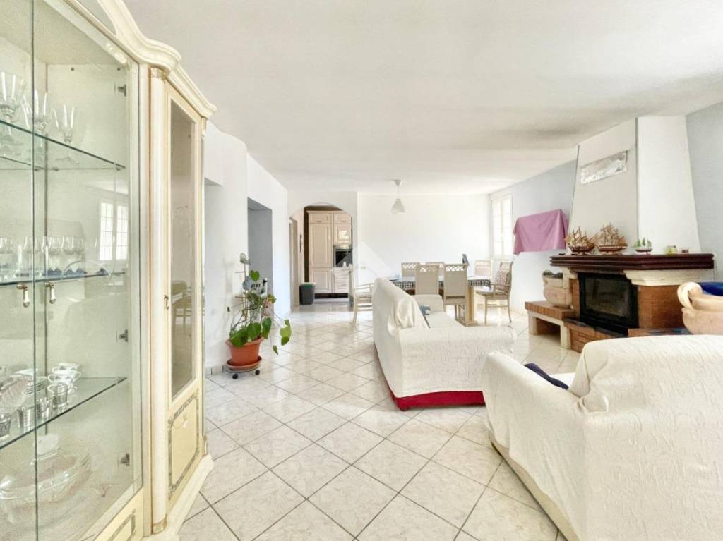 casa indipendente in vendita a Sonnino in zona La Sassa