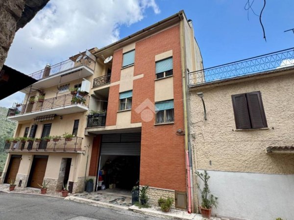 appartamento in vendita a Sonnino in zona Sonnino Scalo