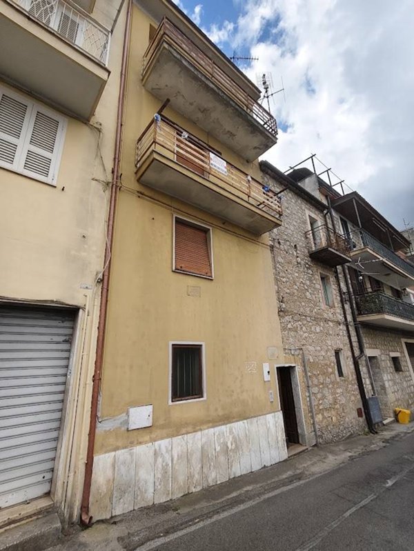 appartamento in vendita a Sonnino in zona Sonnino Scalo