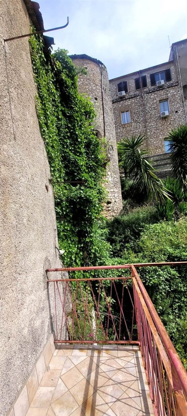 appartamento in vendita a Sonnino in zona Sonnino Scalo