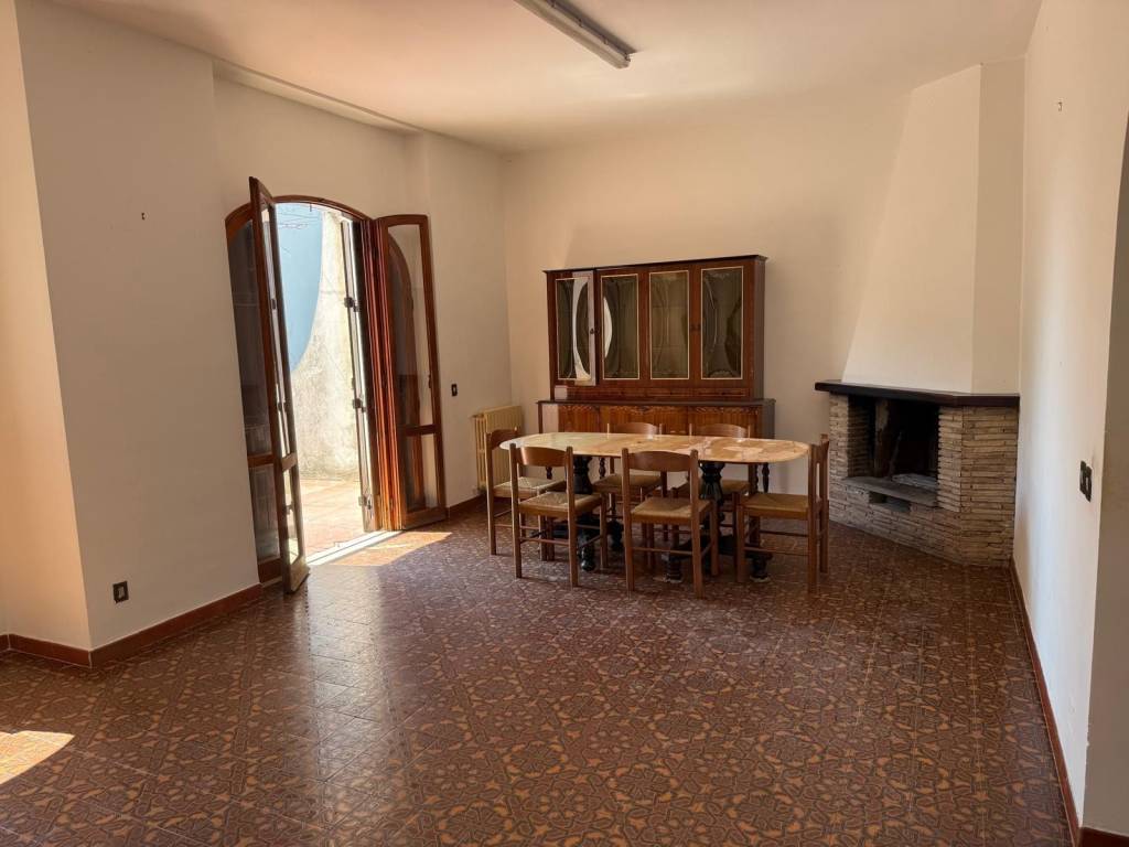 casa indipendente in vendita a Sperlonga