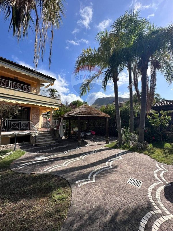 casa indipendente in vendita a Sperlonga
