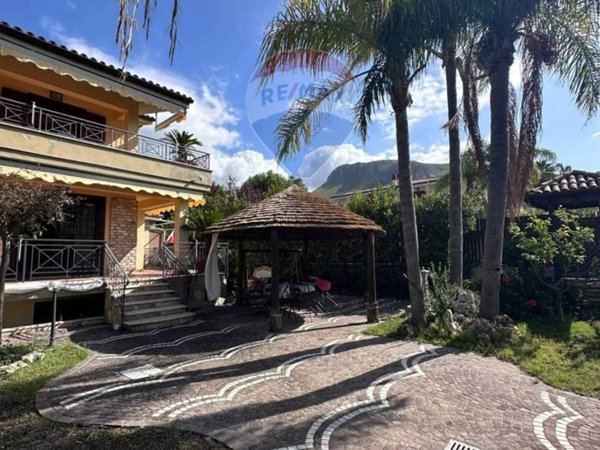 casa indipendente in vendita a Sperlonga