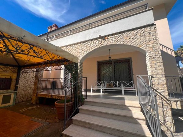 casa indipendente in vendita a Sperlonga