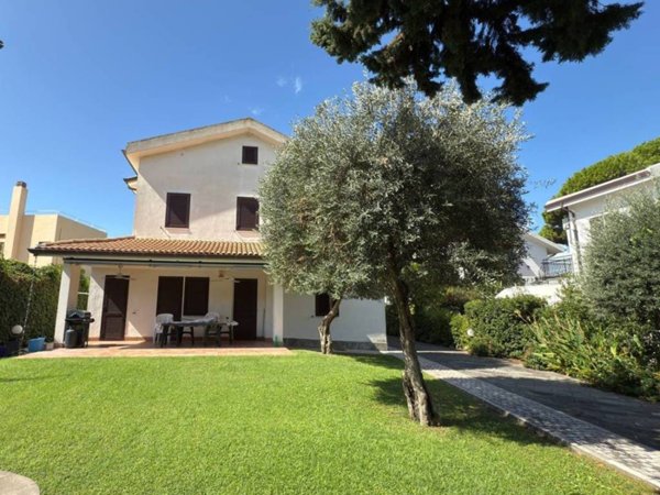 casa indipendente in vendita a Sperlonga