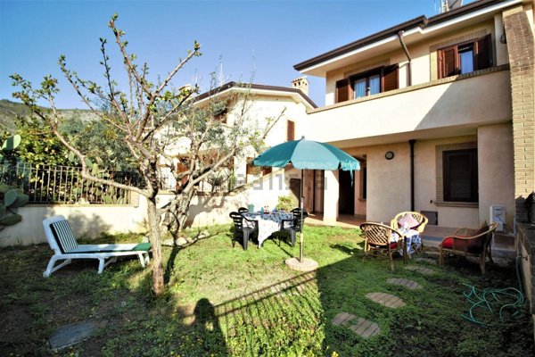 casa indipendente in vendita a Sperlonga