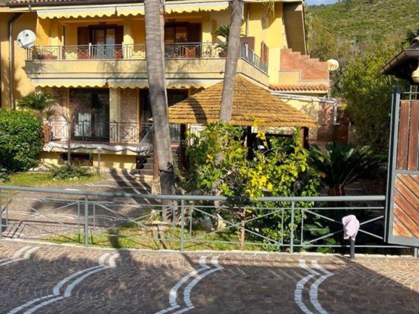 casa indipendente in vendita a Sperlonga