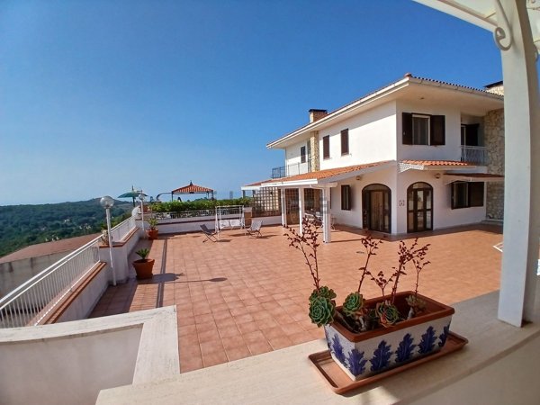casa indipendente in vendita a Sperlonga