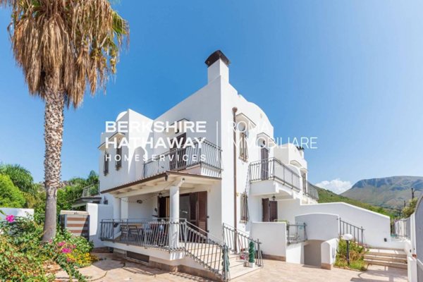 casa indipendente in vendita a Sperlonga