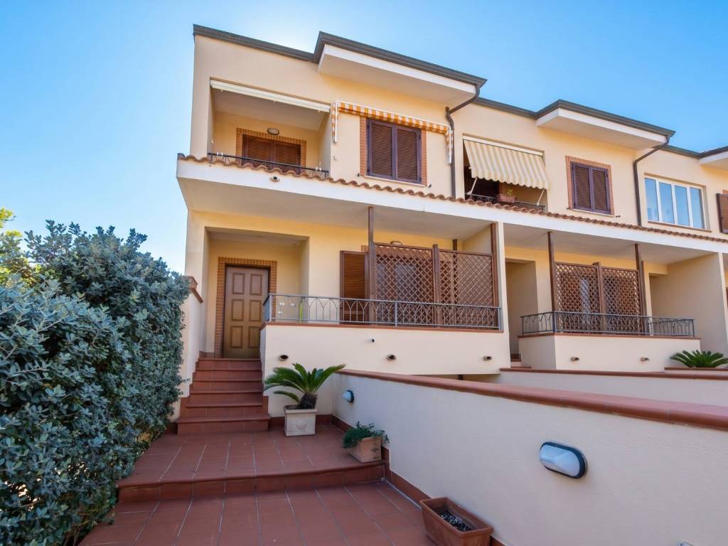 casa indipendente in vendita a Sperlonga