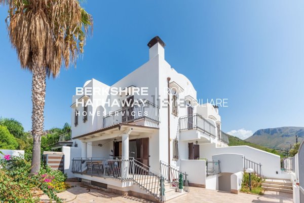 casa indipendente in vendita a Sperlonga