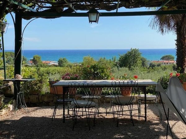 casa indipendente in vendita a Sperlonga in zona Fontana della Camera