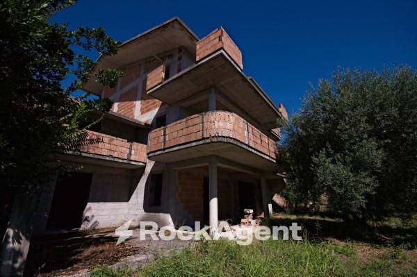 casa indipendente in vendita a Spigno Saturnia in zona Piscinola