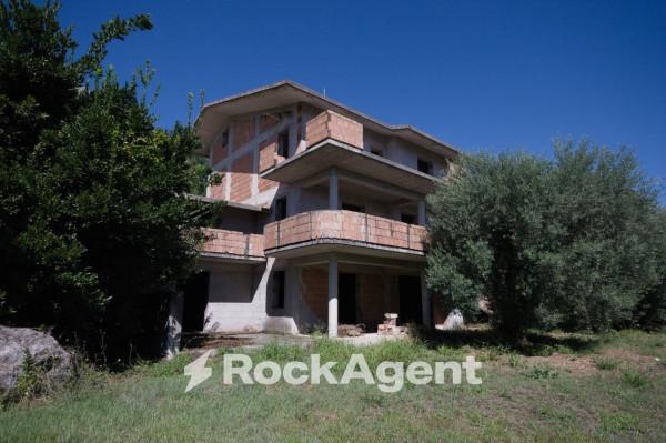 casa indipendente in vendita a Spigno Saturnia in zona Piscinola