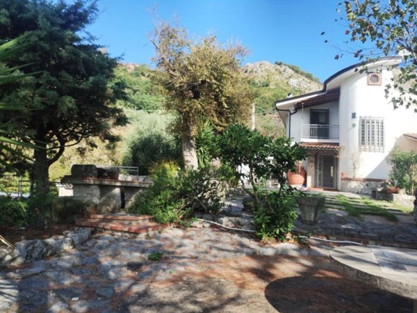 casa indipendente in vendita a Spigno Saturnia