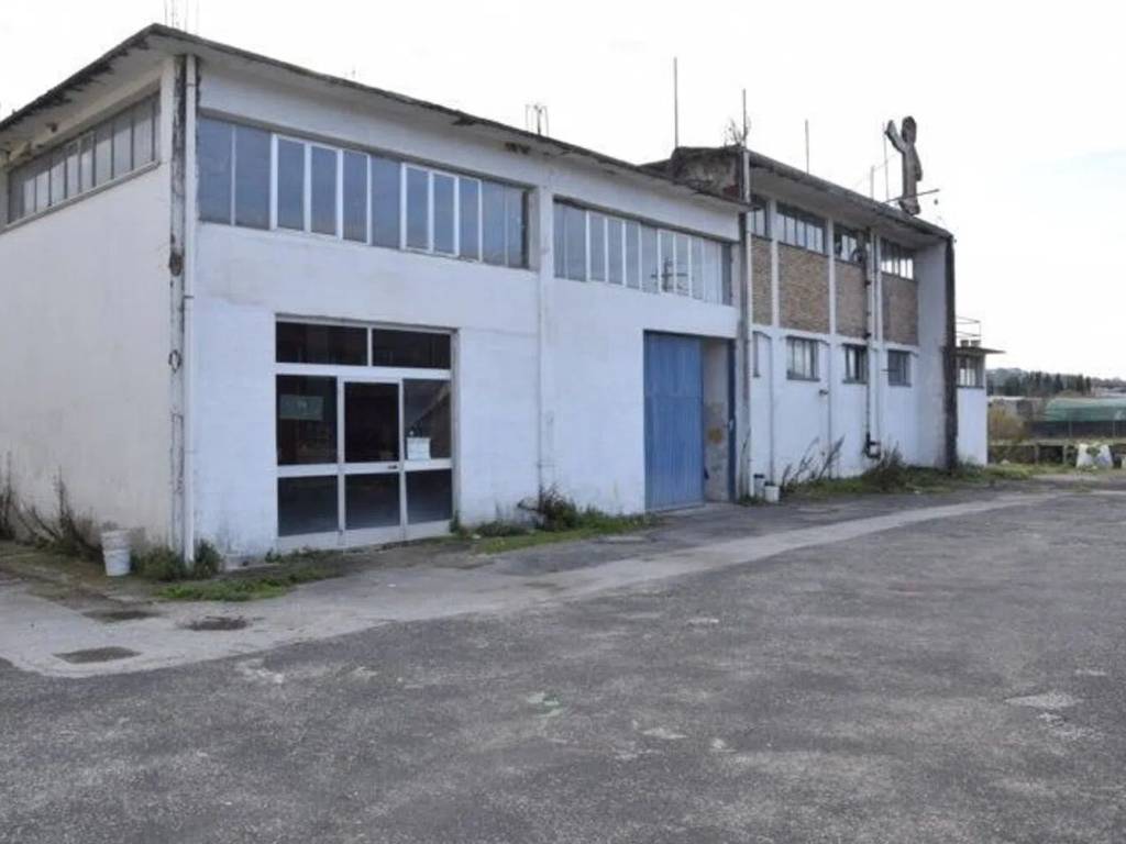 locale commerciale in vendita a Spigno Saturnia