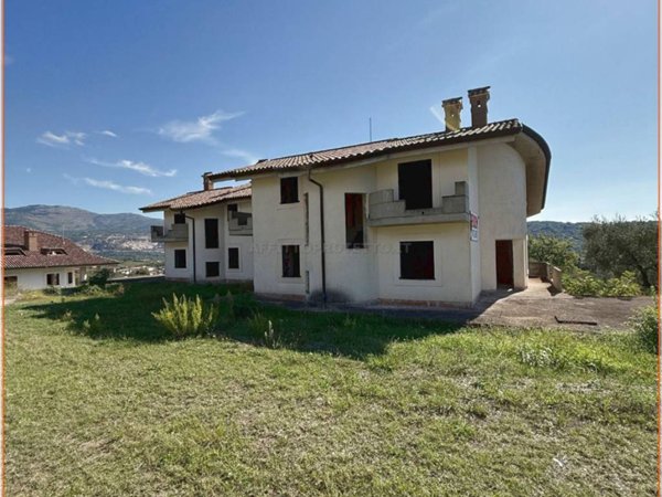 casa indipendente in vendita a Spigno Saturnia