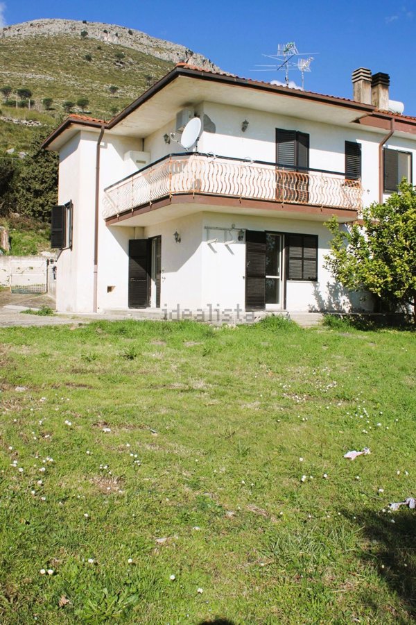 casa indipendente in vendita a Spigno Saturnia in zona Campodivivo