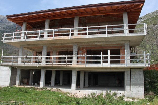 casa indipendente in vendita a Spigno Saturnia in zona Campodivivo