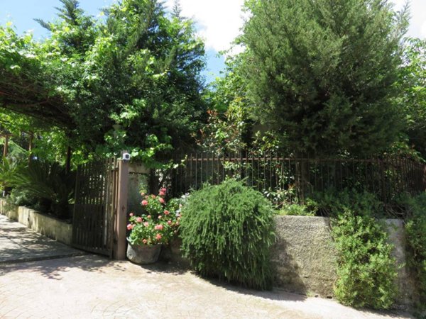 casa indipendente in vendita a Spigno Saturnia in zona Capodacqua
