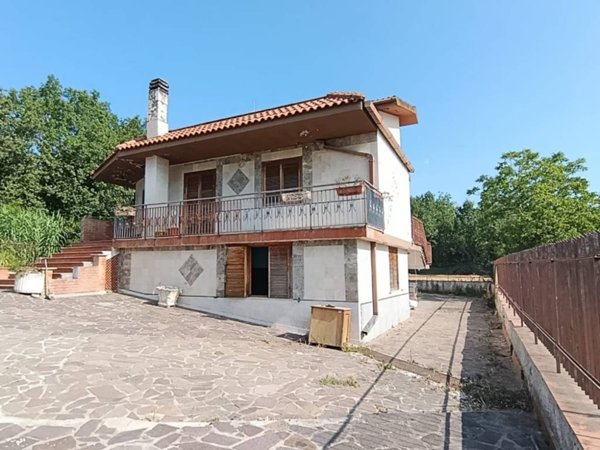 casa indipendente in vendita a Spigno Saturnia in zona Piscinola