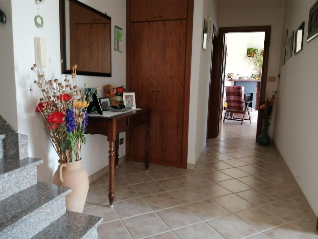 casa indipendente in vendita a Spigno Saturnia in zona Piscinola