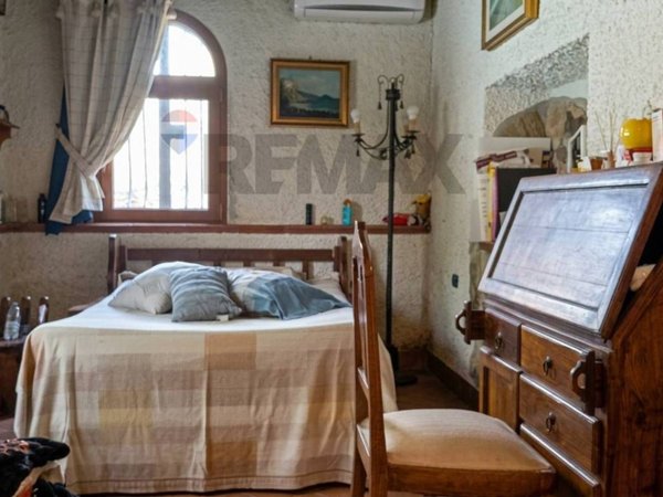 casa indipendente in vendita a Spigno Saturnia in zona Piscinola