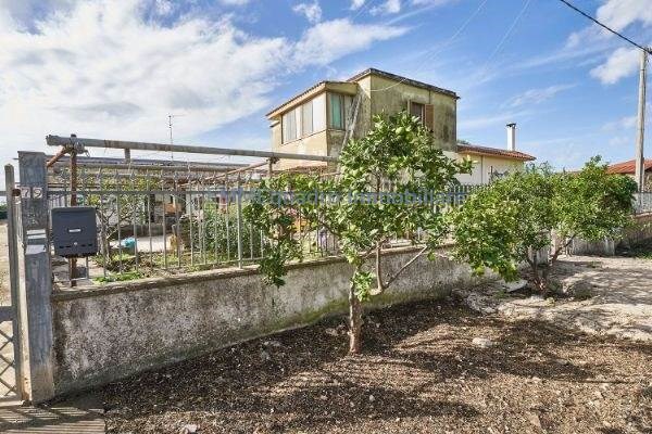 casa indipendente in vendita a Terracina