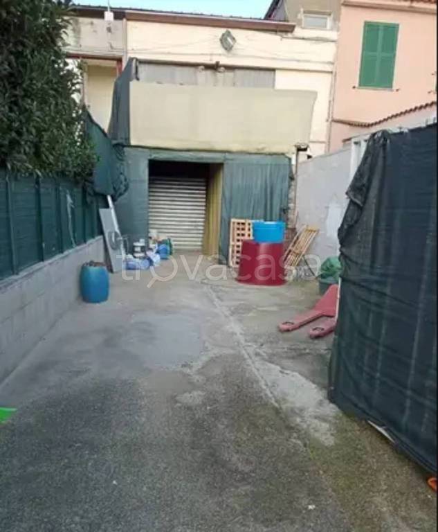 casa indipendente in vendita a Terracina