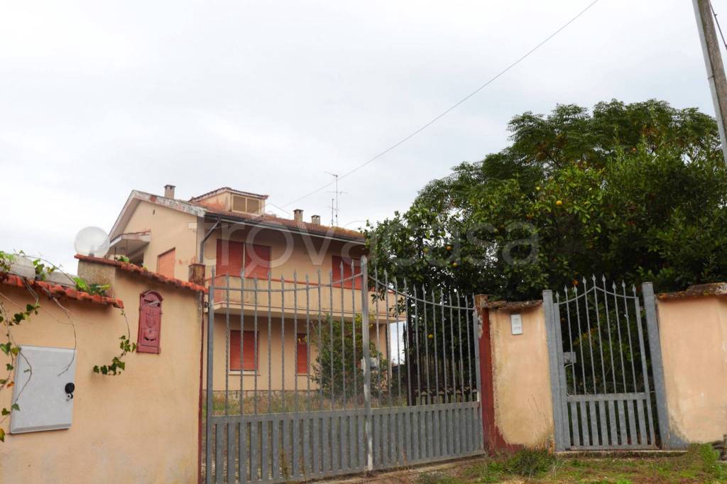casa indipendente in vendita a Terracina