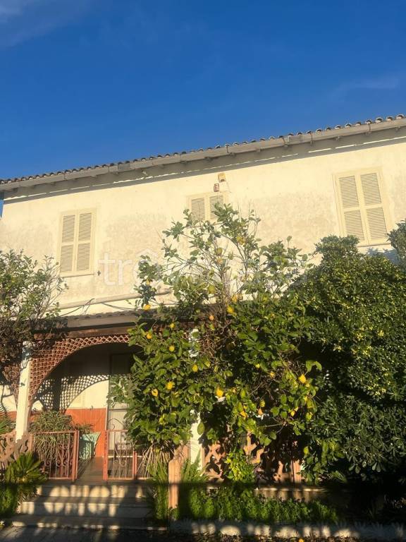 casa indipendente in vendita a Terracina