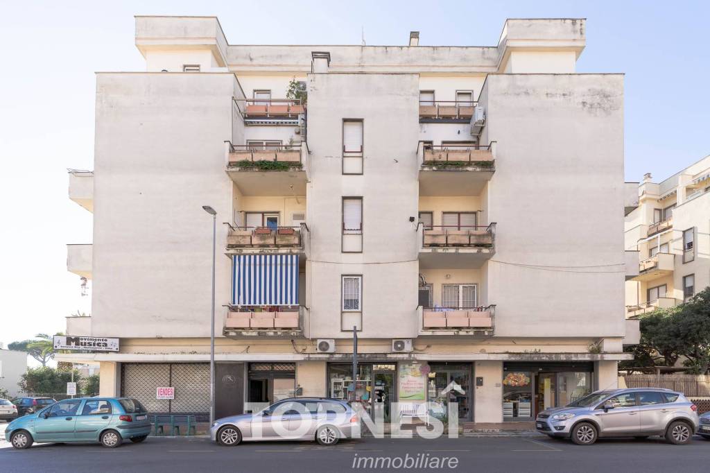 negozio in vendita a Terracina