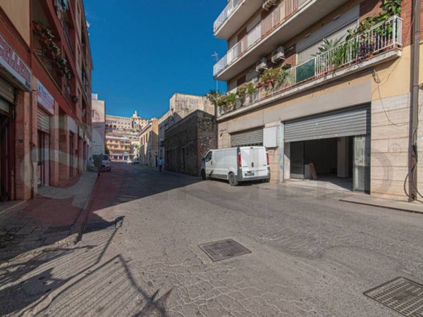 negozio in vendita a Terracina