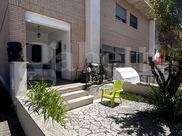 villa in vendita a Terracina in zona Hermada