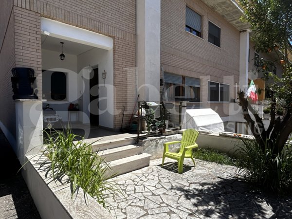 villa in vendita a Terracina in zona Hermada